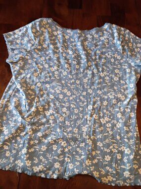 Torrid Blue Floral Ribbed Lettuce Edge Top